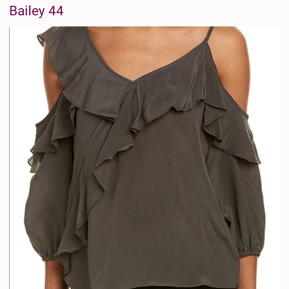 BAILEY 44 COLD SHOULDER RUFFLE TOP UNFORGETTABLE Olive green SILK. NWT  MEDIUM